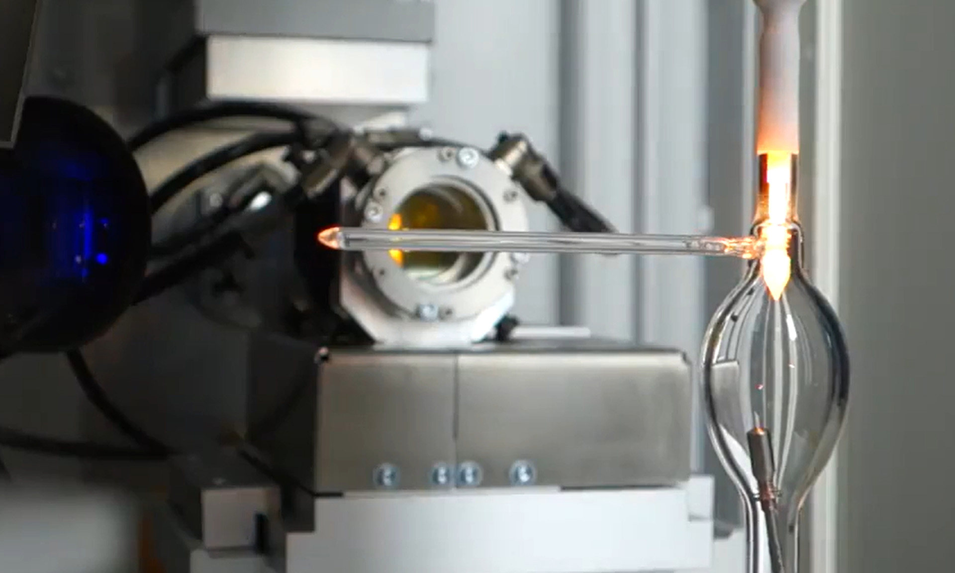 金属へのハイコントラストレーザマーキング