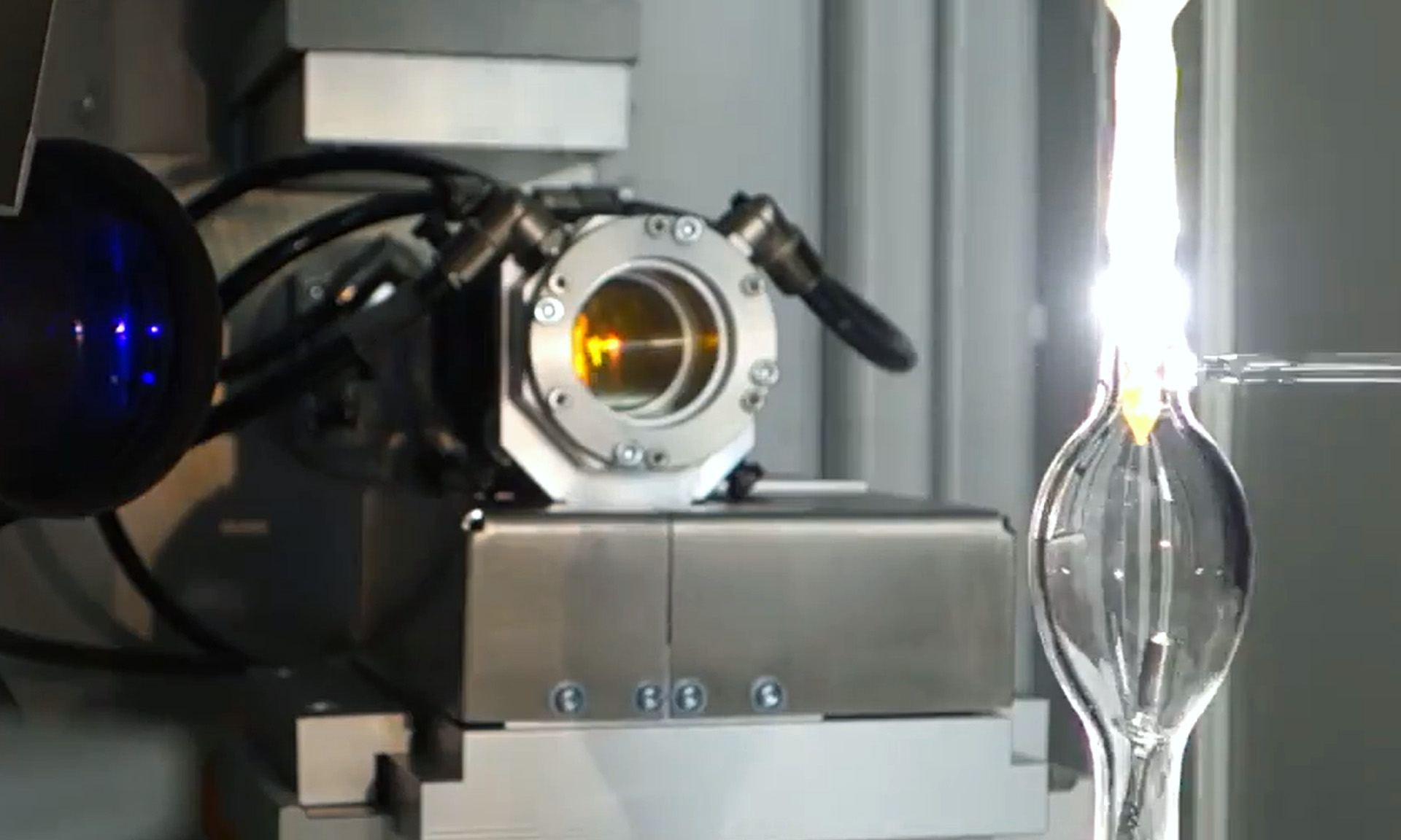 金属へのハイコントラストレーザマーキング