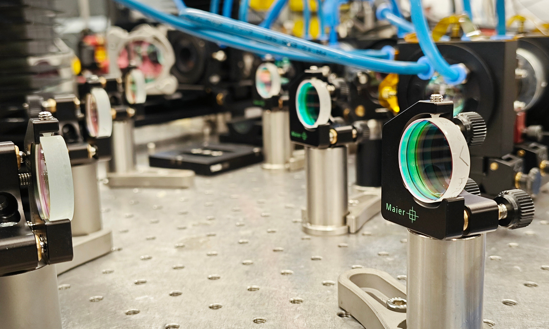 金属へのハイコントラストレーザマーキング